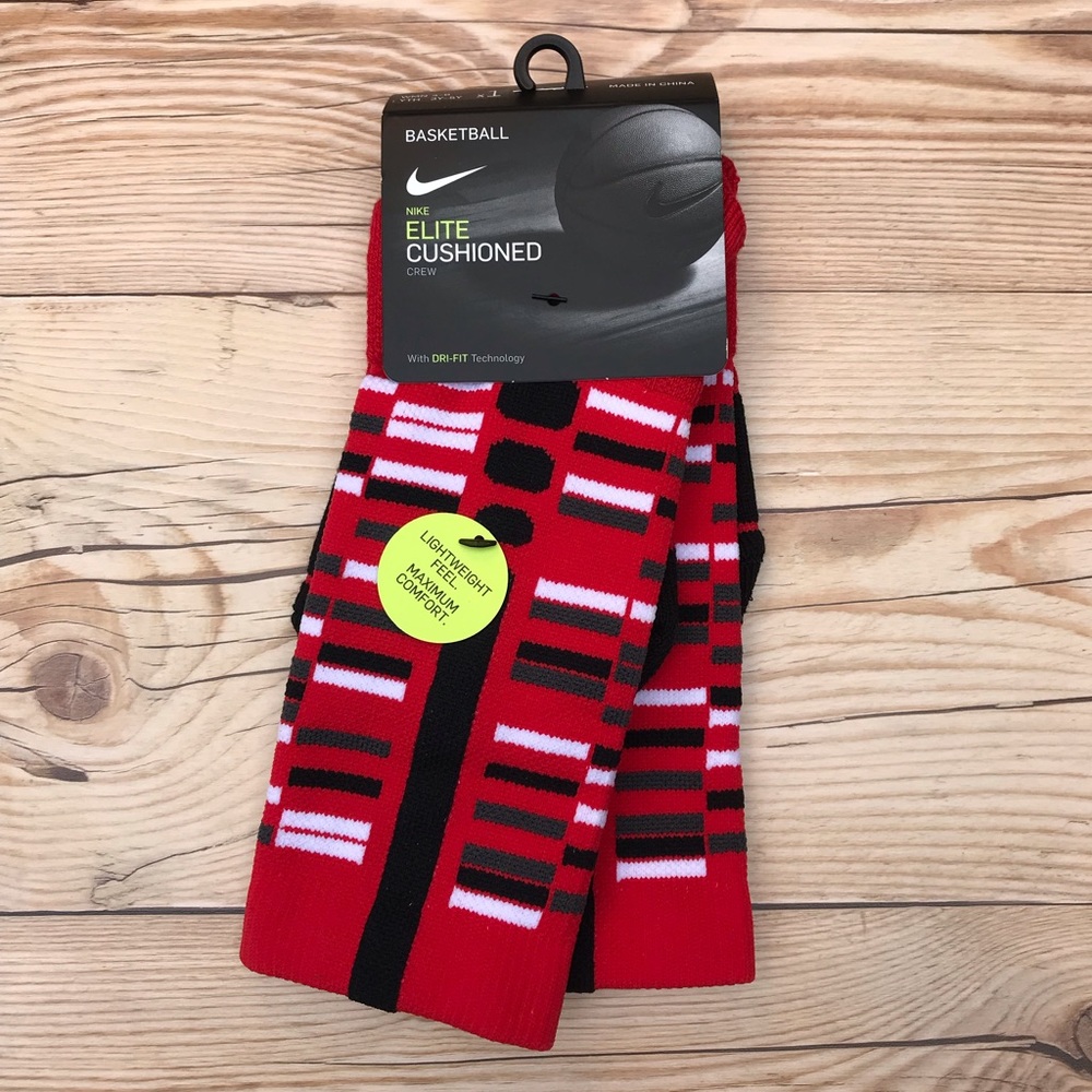 Nike Elite Cushioned Crew Basketball Socks Small